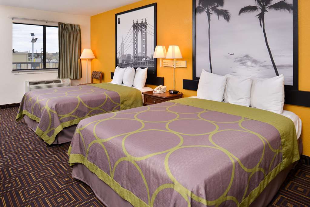 Super 8 By Wyndham Seguin Hotel Room photo