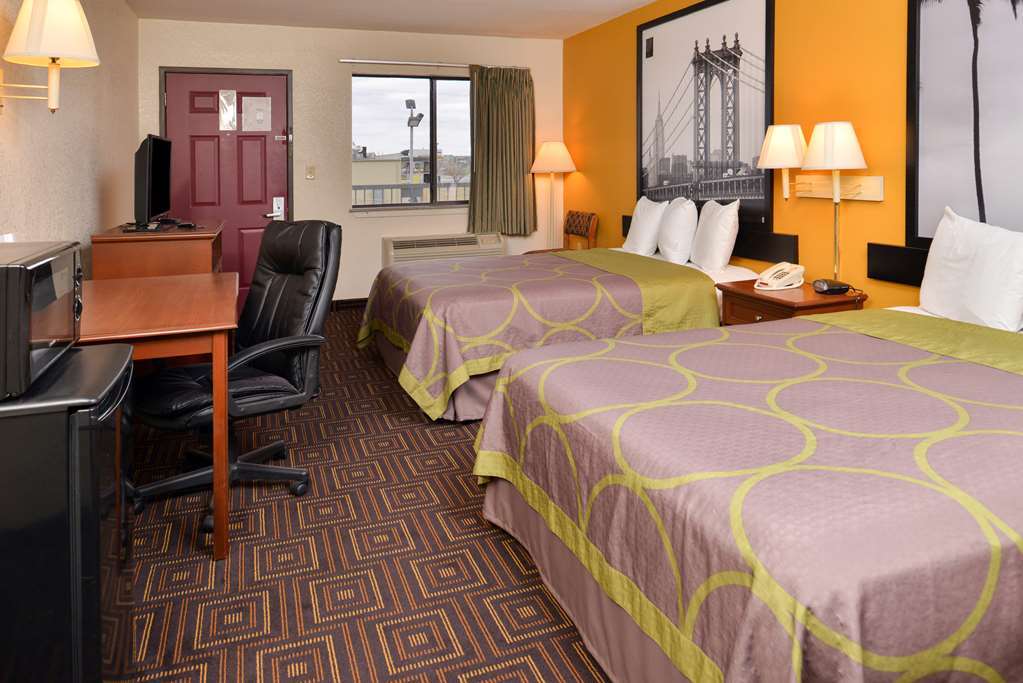 Super 8 By Wyndham Seguin Hotel Room photo