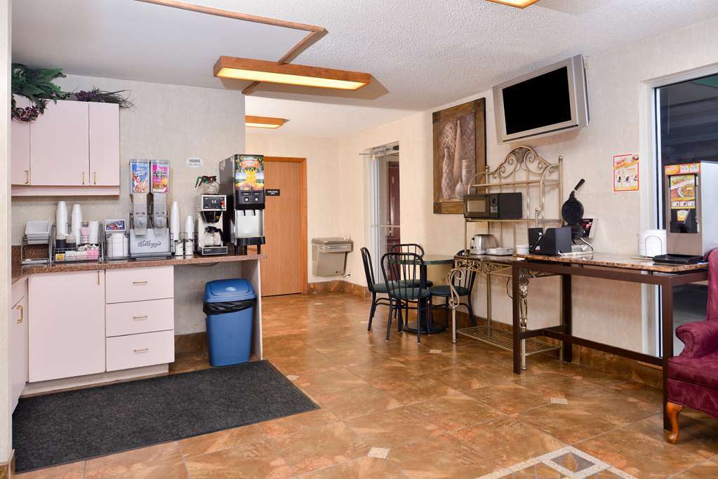 Super 8 By Wyndham Seguin Hotel Restaurant photo