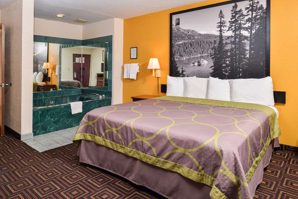 Super 8 By Wyndham Seguin Hotel Room photo