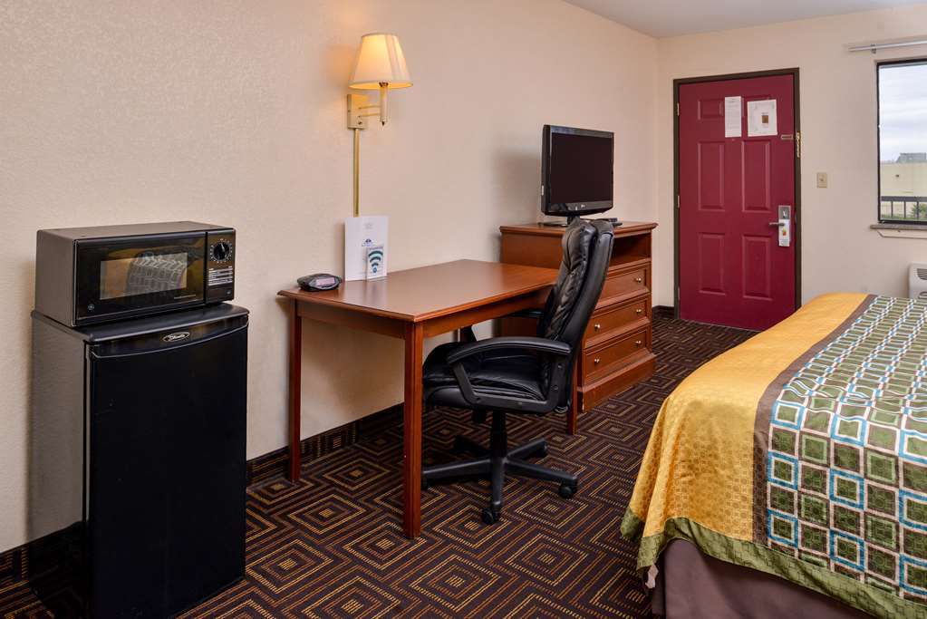 Super 8 By Wyndham Seguin Hotel Room photo
